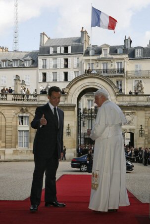 Pope Benedict XVI and President Sarkozy at the Élysée Palace